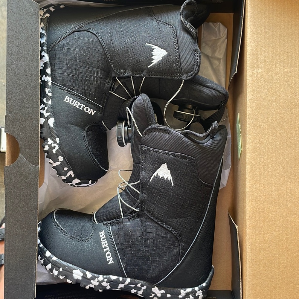 Boys Burton GROM BOA snowboard boots